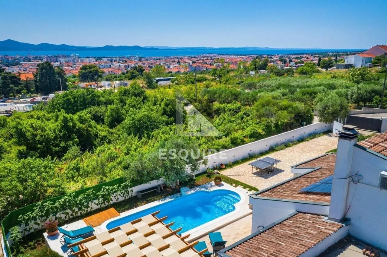 zadar - kuća sa bazenom i pogledom na terenu od 1200m2 - slika 11