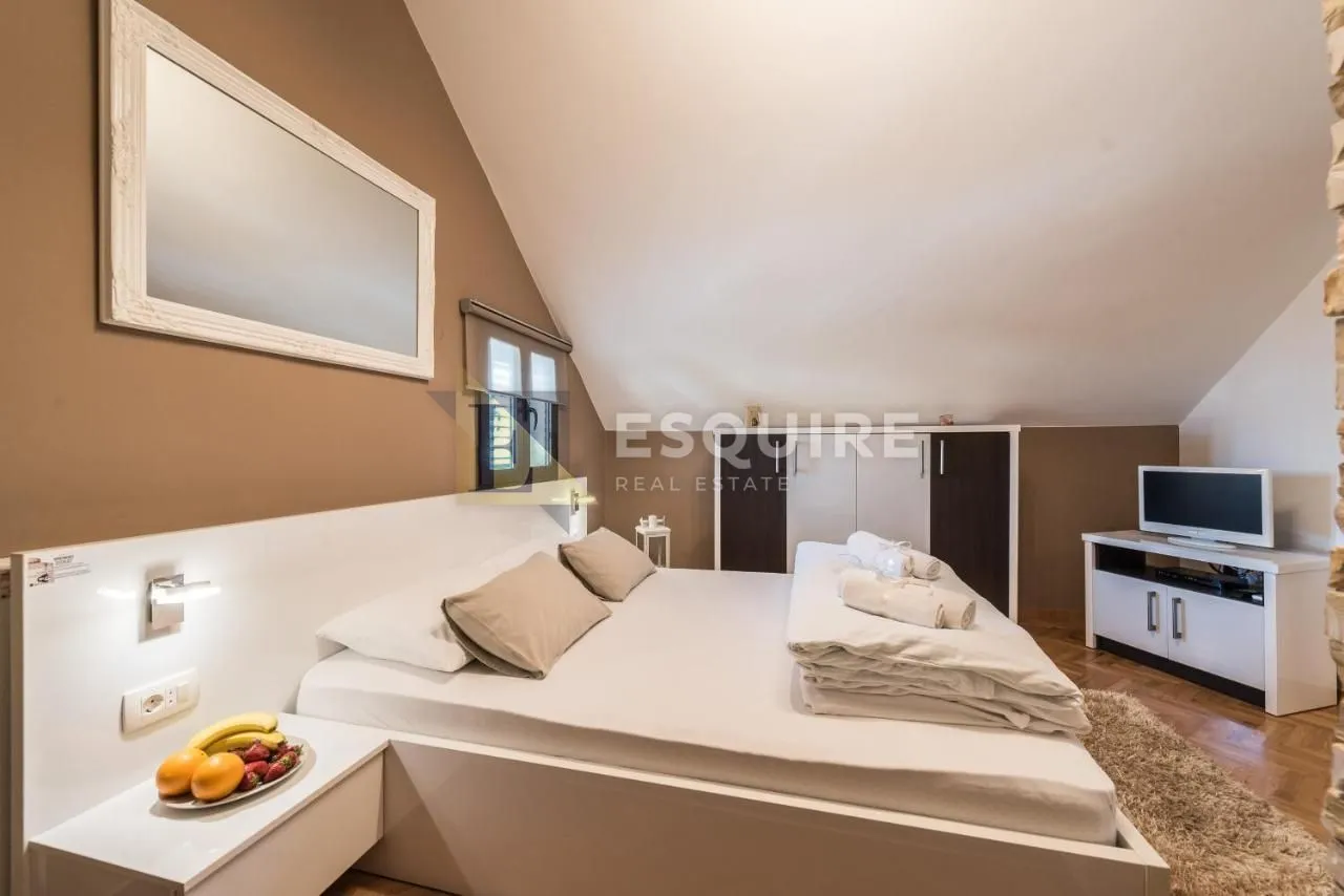 zadar - zgrada u centru stare jezgre grada sa 6 apartmana i 2 poslovna prostora - slika 21