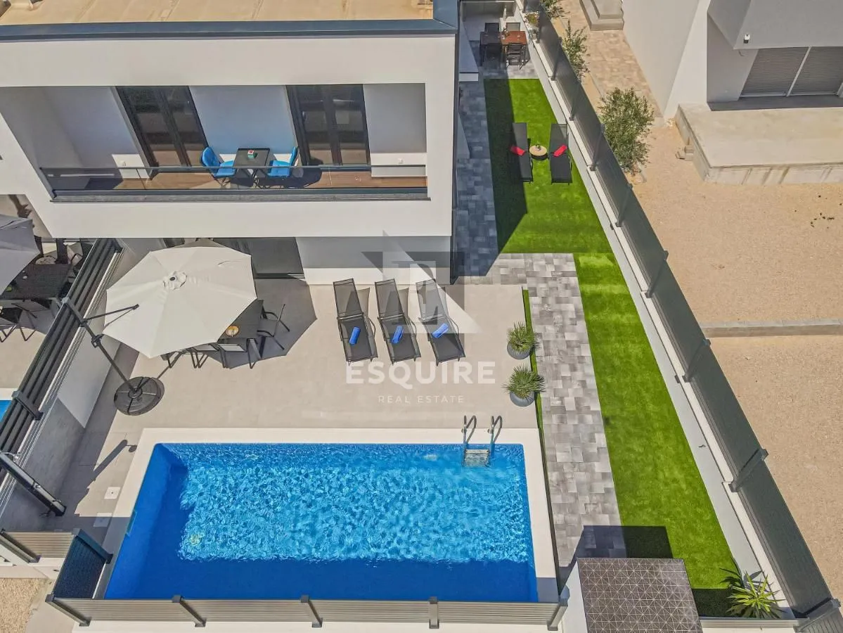 vodice - moderna vila s bazenom - slika 2