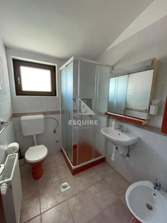 ljubač - velika parcela sa prizemnicom 1. red do mora - 702m2 - slika 13