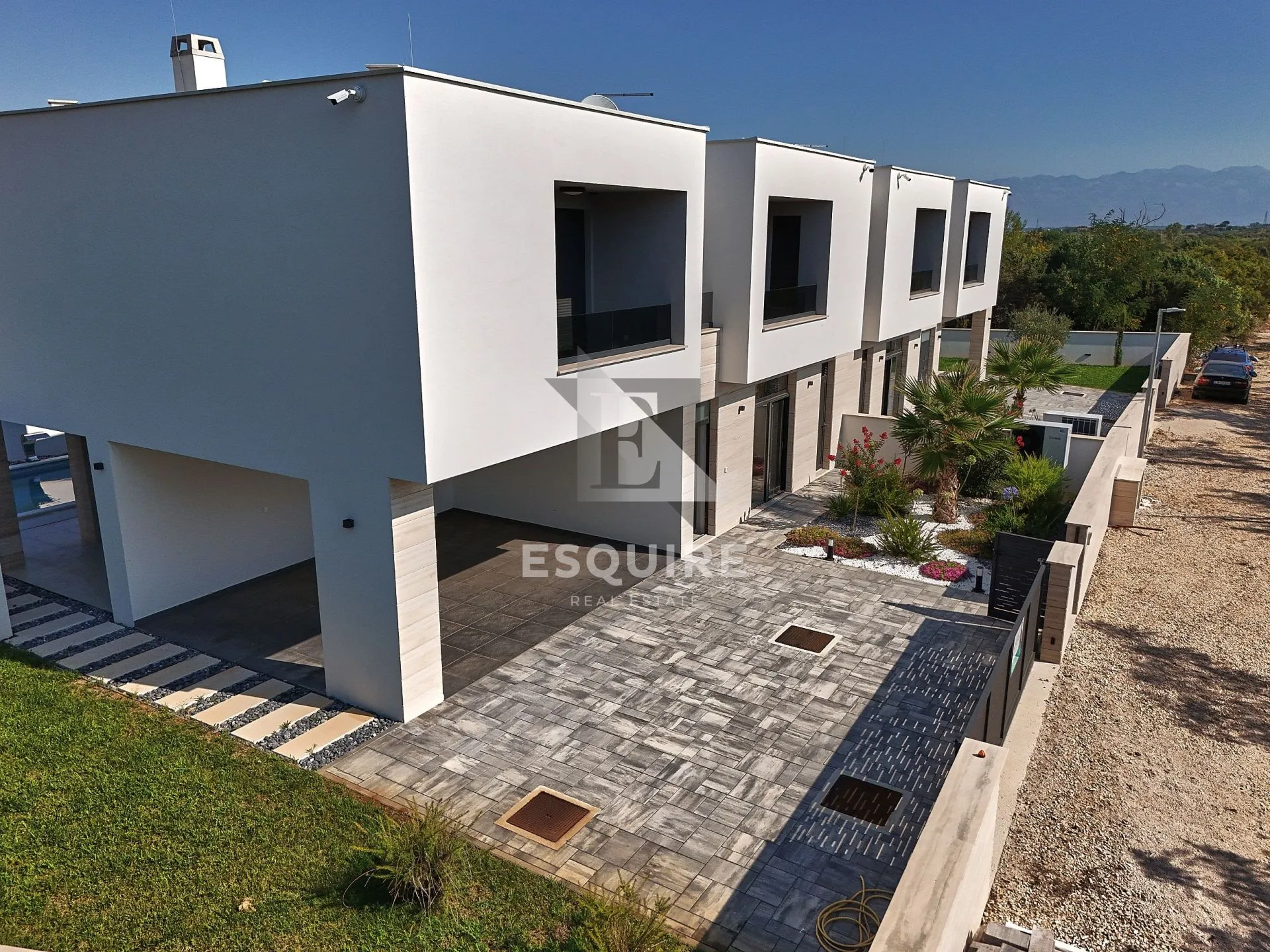 nin - zaton - moderna duplex vila s bazenom!! - slika 2