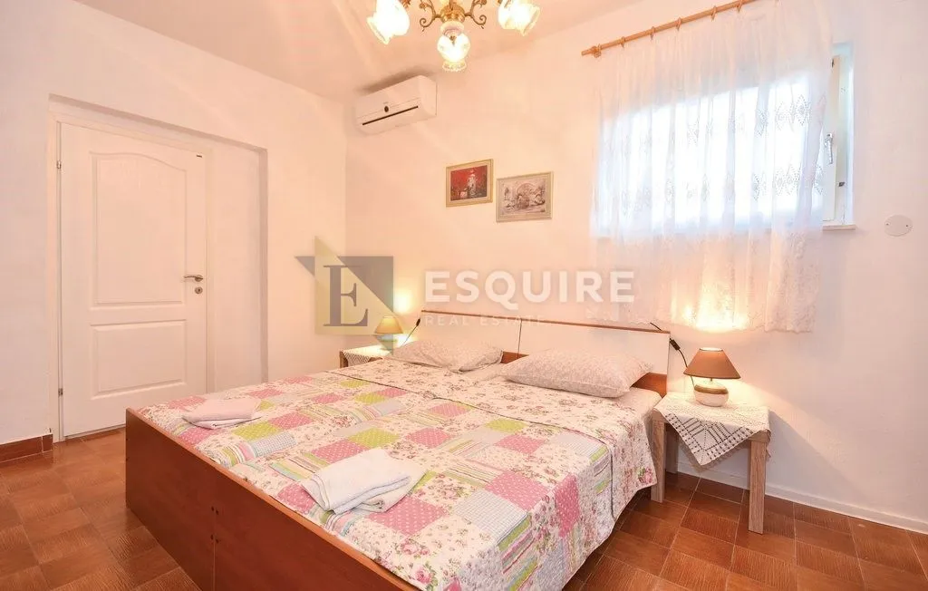čiovo - slatine villa u prvom redu do mora - slika 12