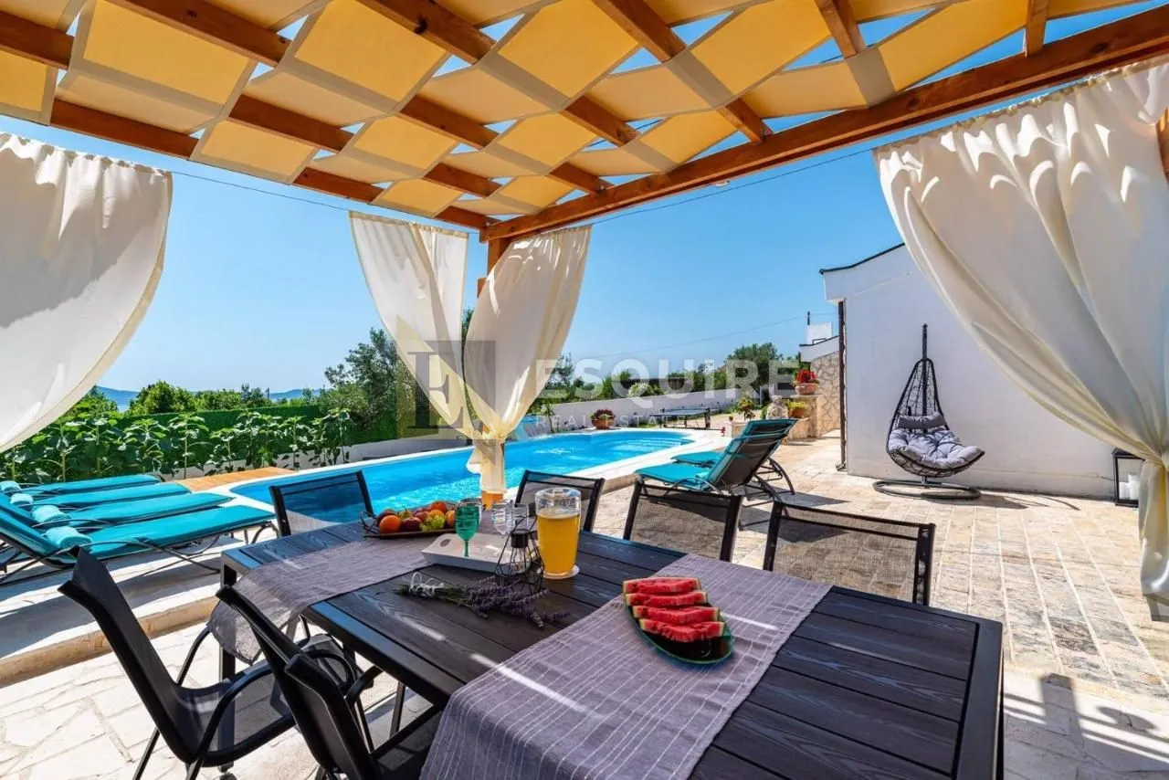 zadar - kuća sa bazenom i pogledom na terenu od 1200m2 - slika 4