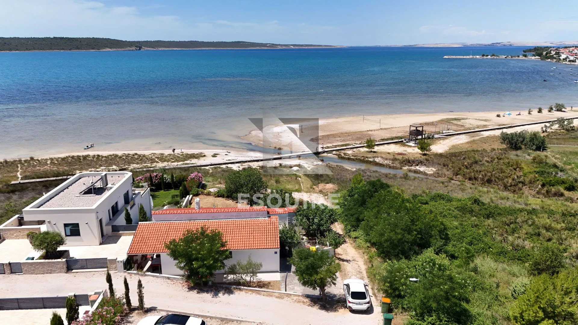 ljubač - samostojeća kuća s velikom okućnicom 1. red do mora - 702m2 - slika 3