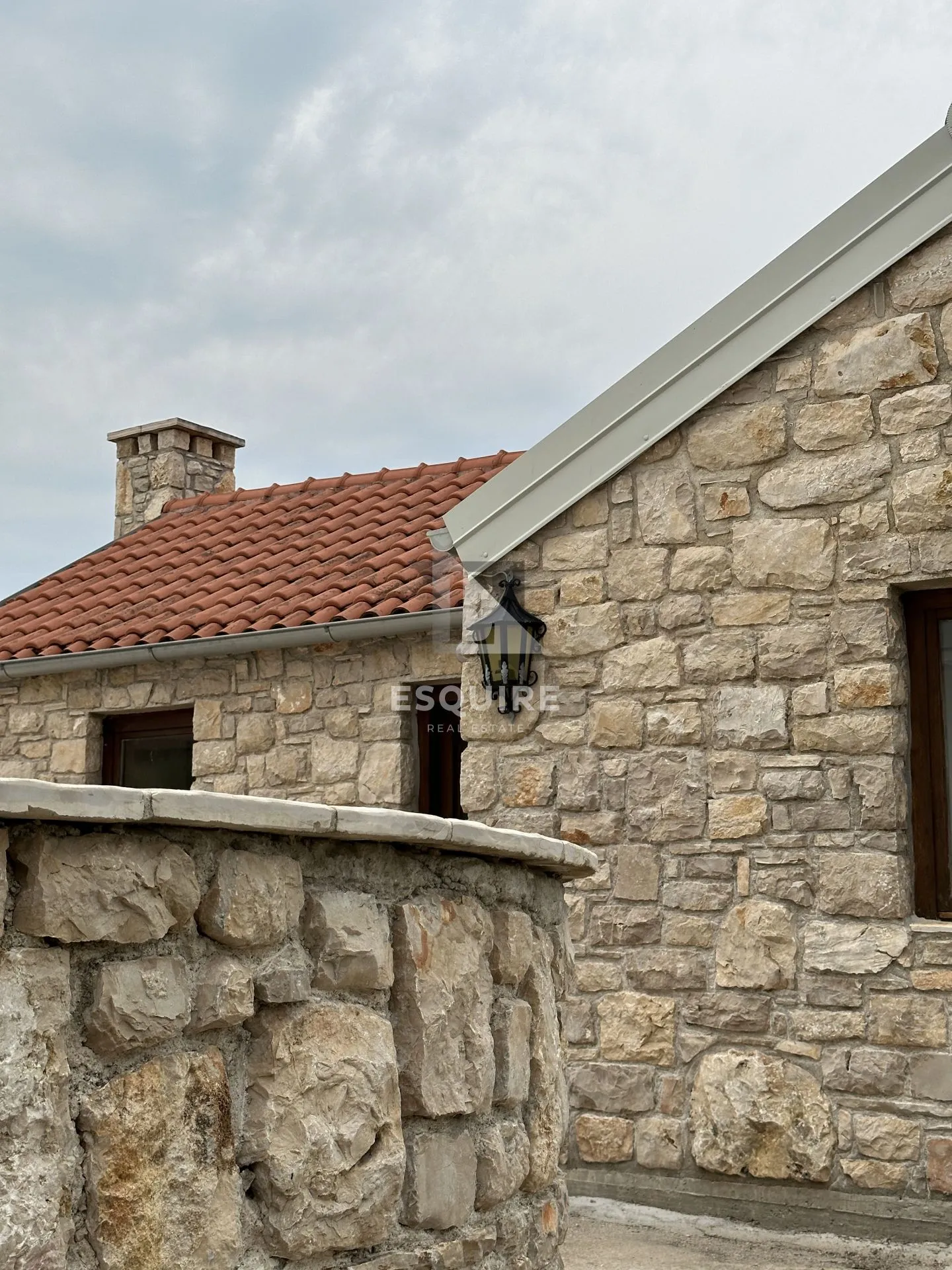 donja jagodnja - apartmanska kuća s bazenom - 540m2 - slika 25
