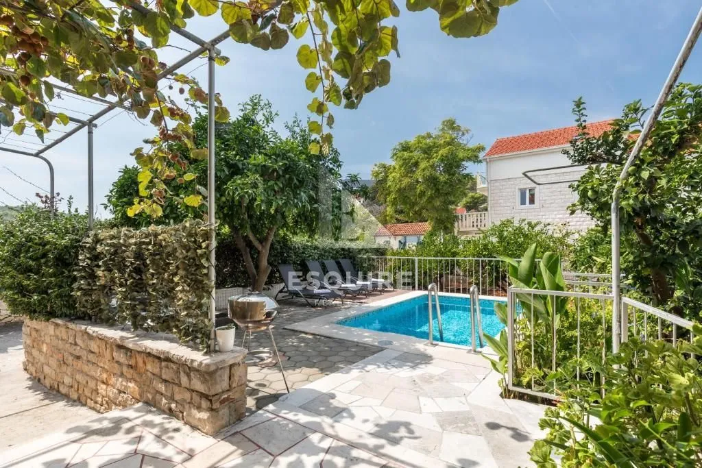 brač - sutivan - kuća sa dvije stambene jedinice i bazenom - 425m2 - slika 13