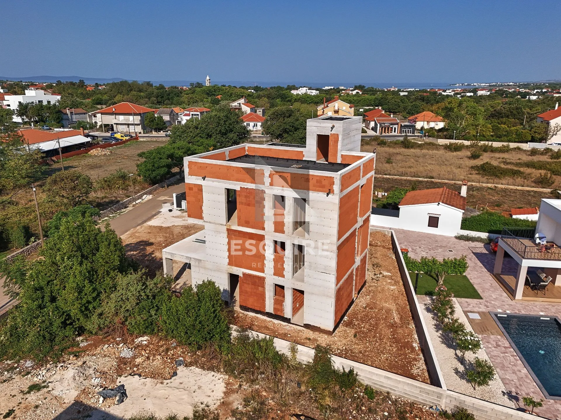 zaton – prostrani apartman s vrtom i terasom u mirnom okruženju!! - slika 4