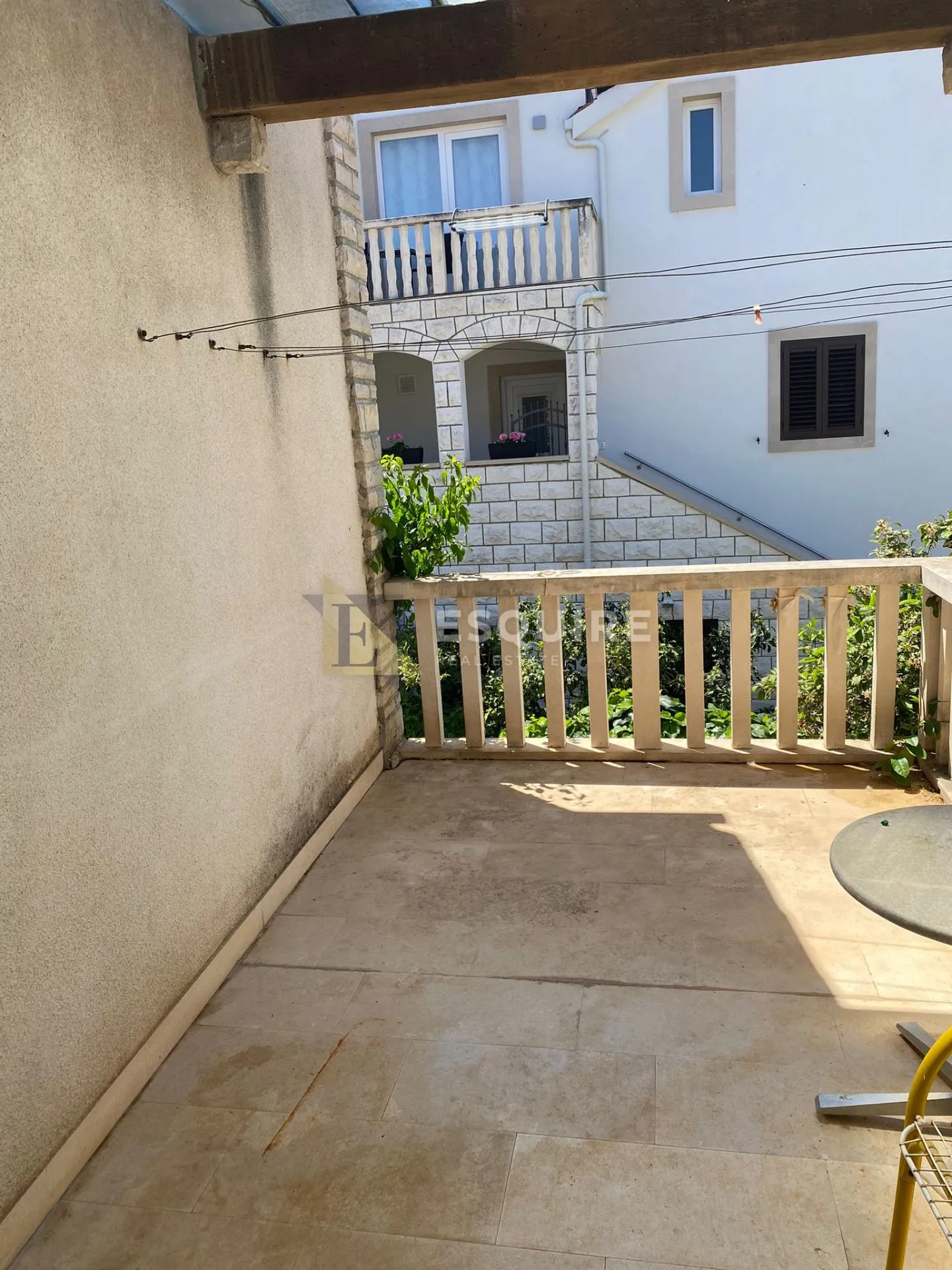 brač - sutivan - kuća sa dvije stambene jedinice i bazenom - 425m2 - slika 34