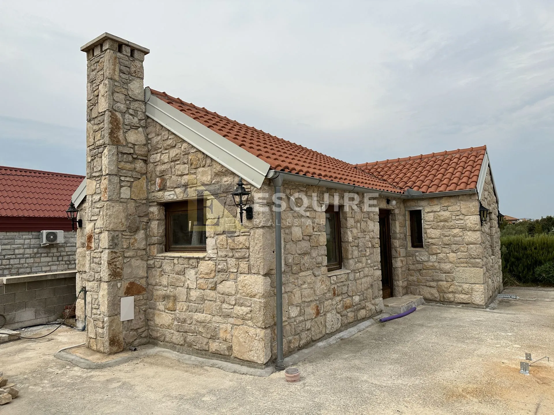 donja jagodnja - apartmanska kuća s bazenom - 540m2 - slika 34