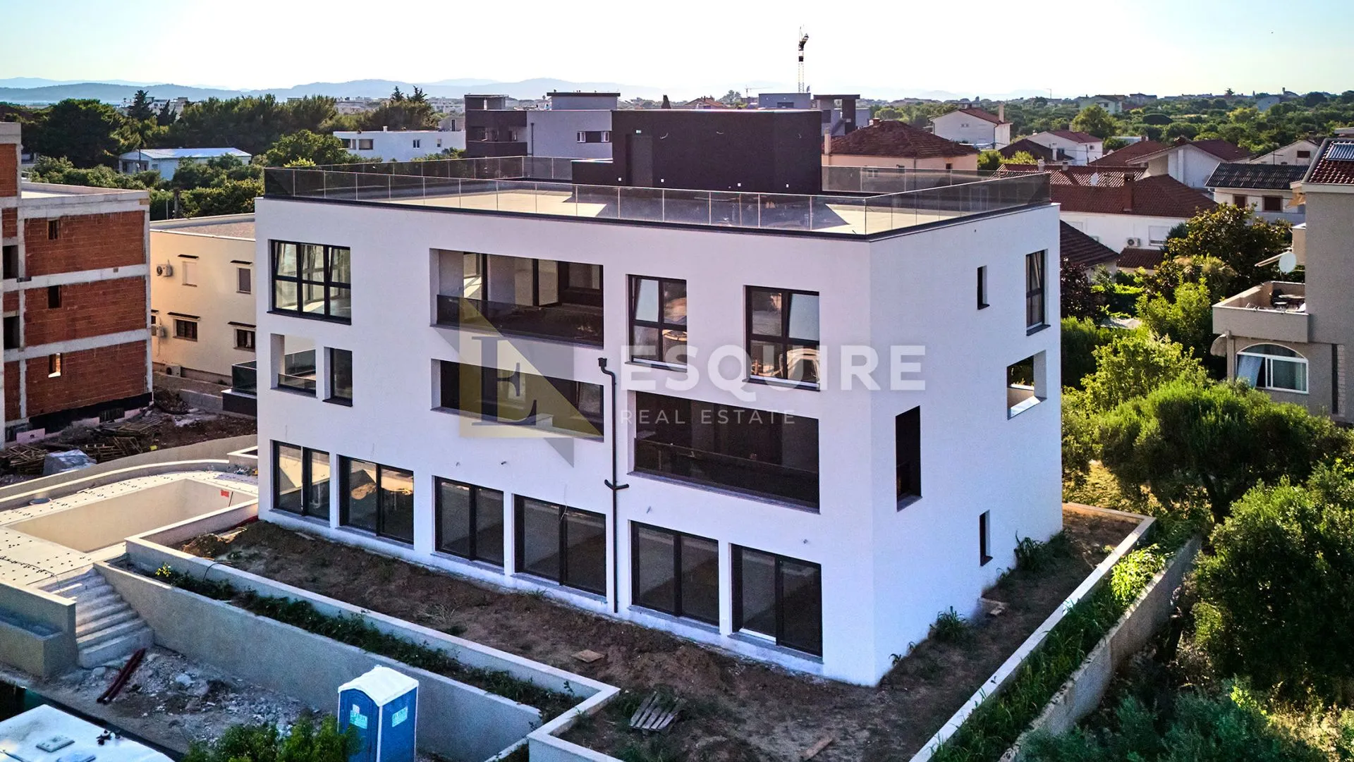 zadar - sukošan penthouse s201 prvi red do mora - 249m2 - slika 2