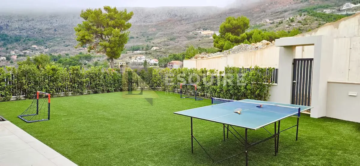 split- klis moderna villa sa bazenom i panoramskim pogledom - slika 10