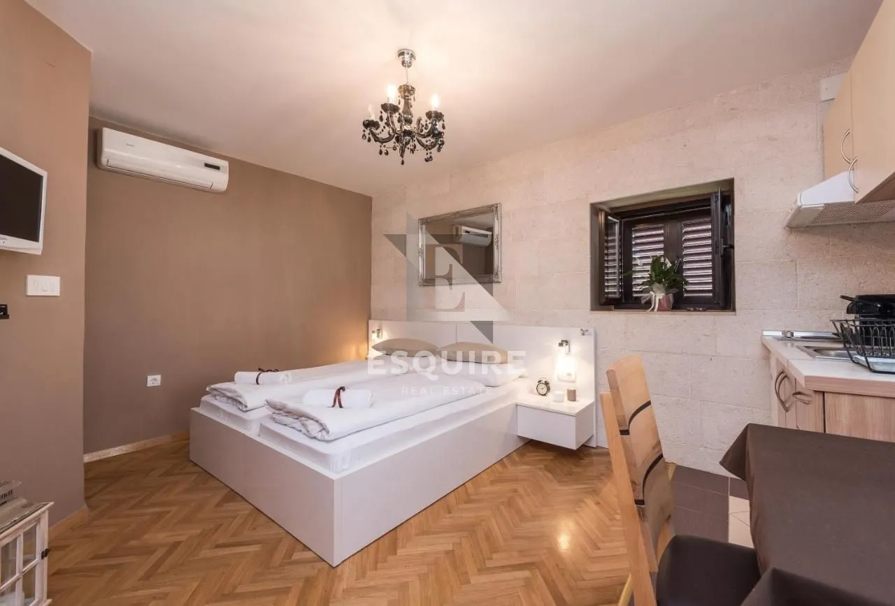 zadar - zgrada u centru stare jezgre grada sa 6 apartmana i 2 poslovna prostora - slika 30