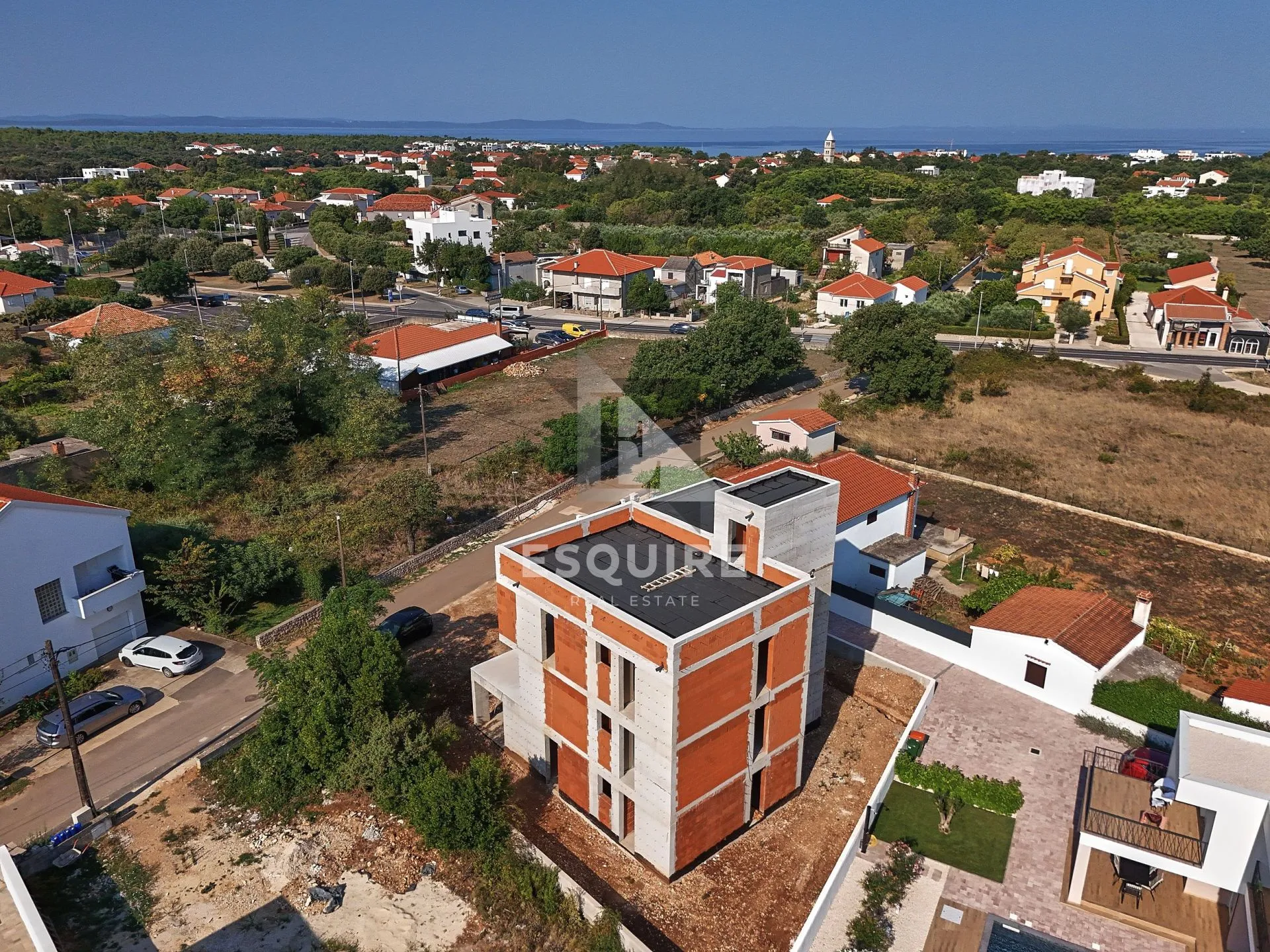 zaton – prostrani apartman s vrtom i terasom u mirnom okruženju!! - slika 7