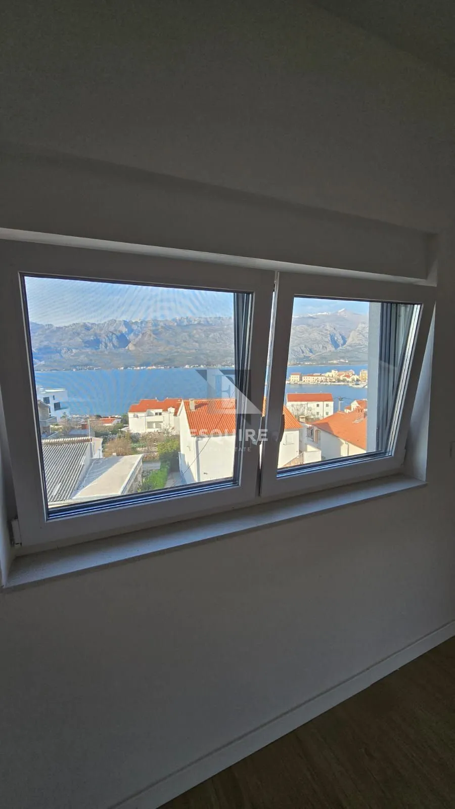 vinjerac - trosoban penthouse s krovnom terasom i panoramskim pogledom na more!! - slika 9