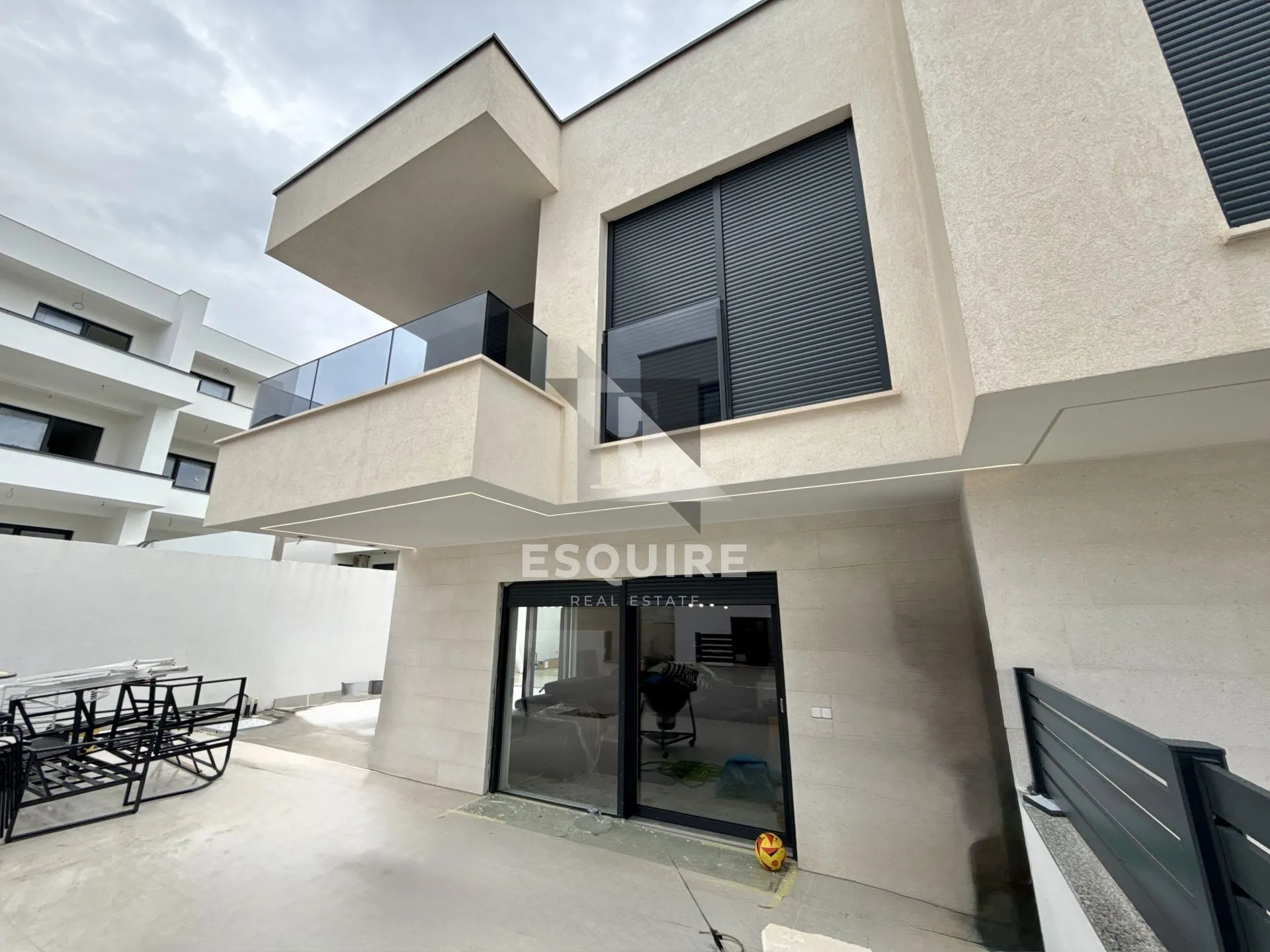 povljana - namještena duplex kuća s grijanim bazenom!! - slika 2
