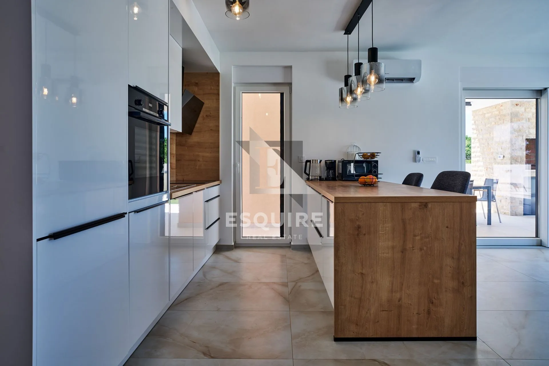 nin - žerava - moderna trosobna vila s bazenom - 188m2 - slika 22