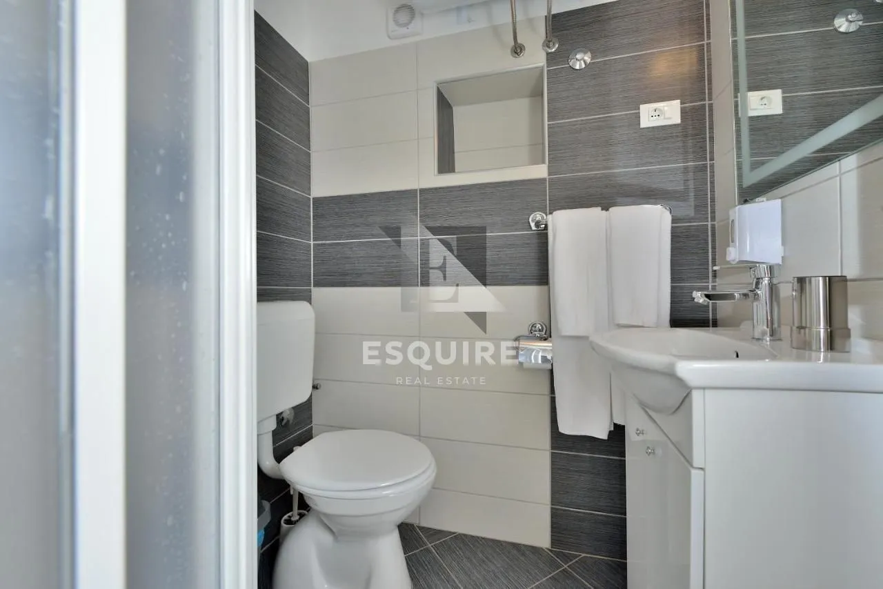 zadar - zgrada u centru stare jezgre grada sa 6 apartmana i 2 poslovna prostora - slika 11