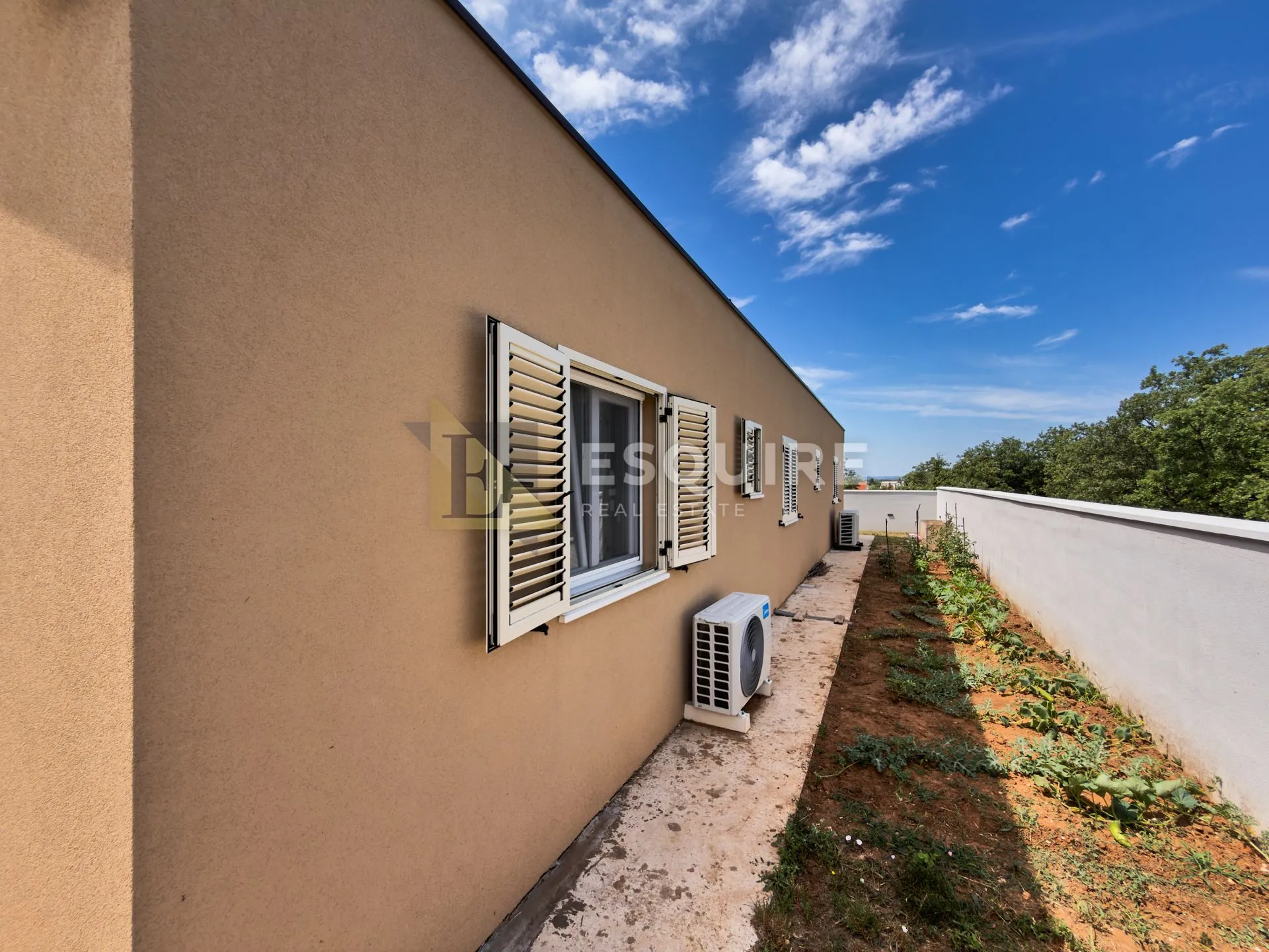 murvica - trosobna prizemnica s velikom okućnicom i bazenom - 235m2 - slika 19