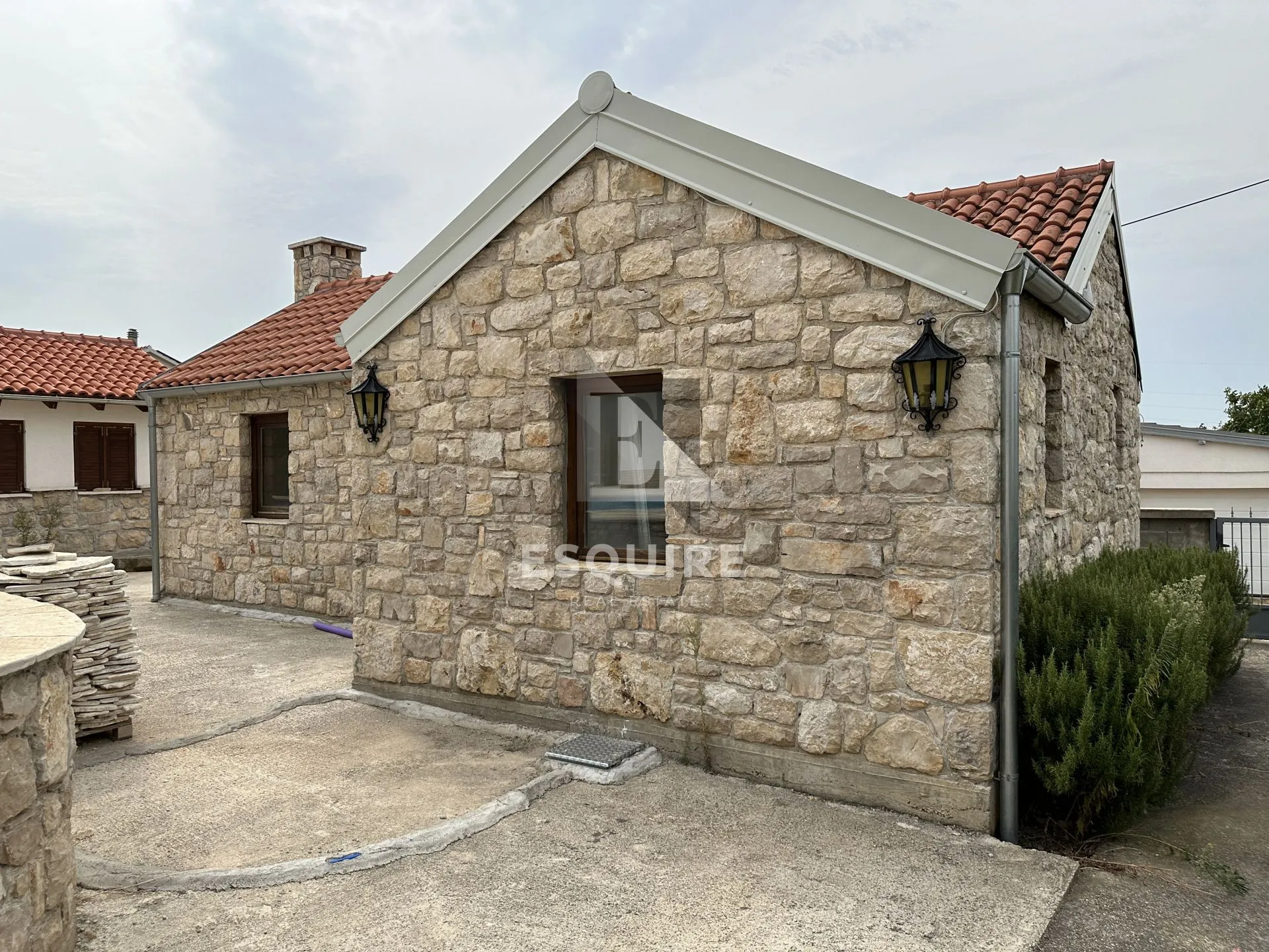donja jagodnja - apartmanska kuća s bazenom - 540m2 - slika 37