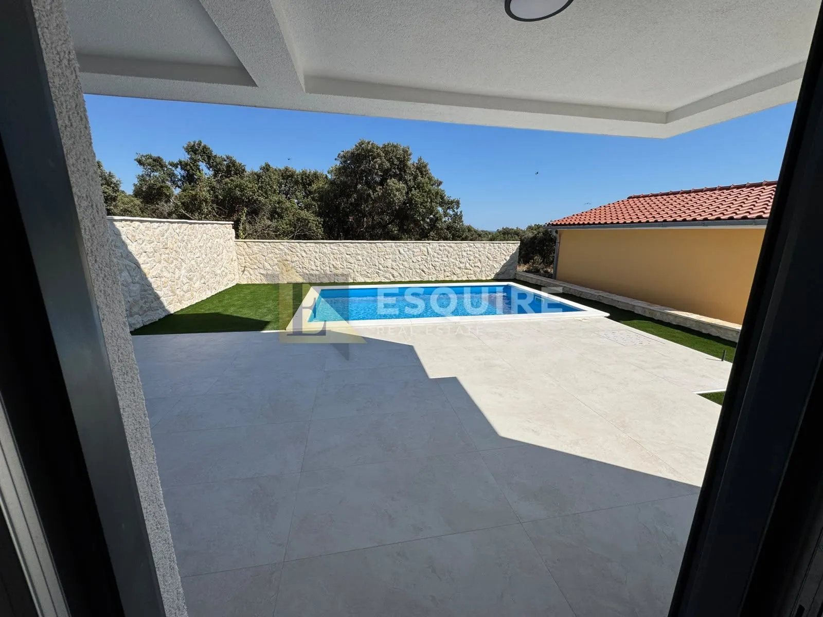 pag - mandre trosoban apartman s bazenom - 110m2 - slika 3