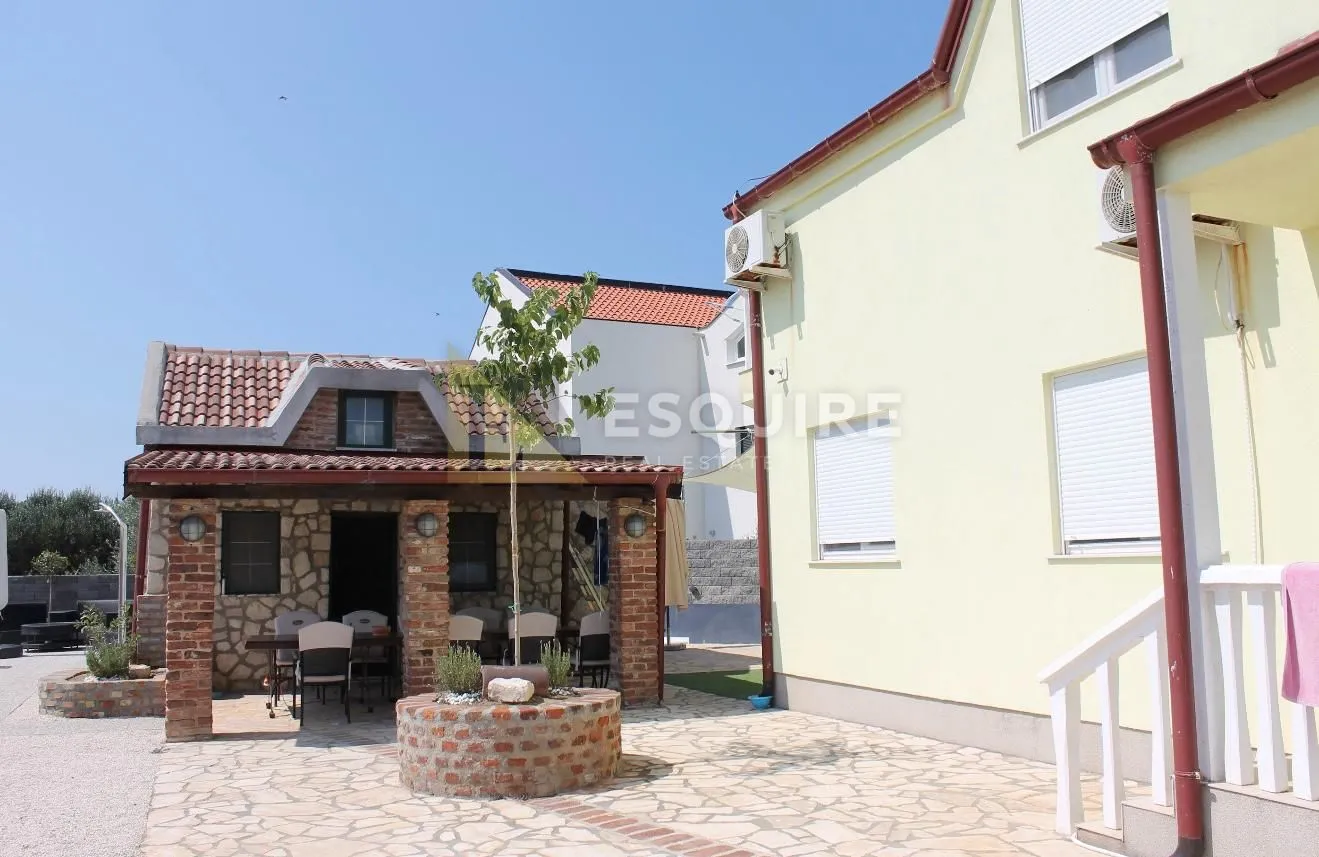 pag - košljun dvosobni dvoetažni stan s bazenom - 99m2 - slika 11