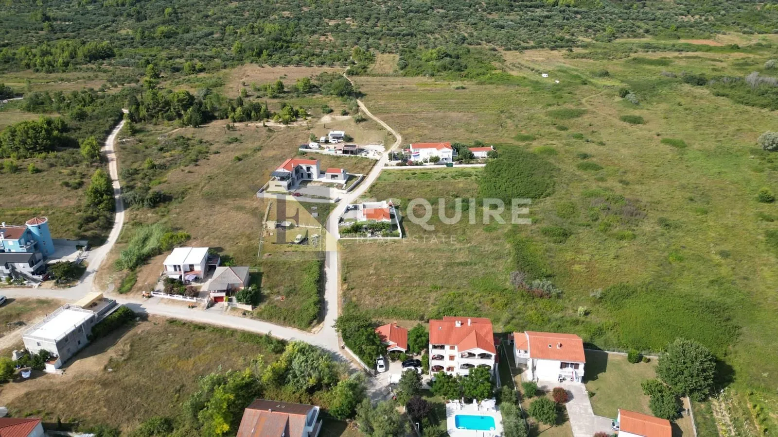 LJUBAČ - PRODAJA GRAĐEVINSKOG ZEMLJIŠTA OD 960 m²!! - Ljubač, Ražanac