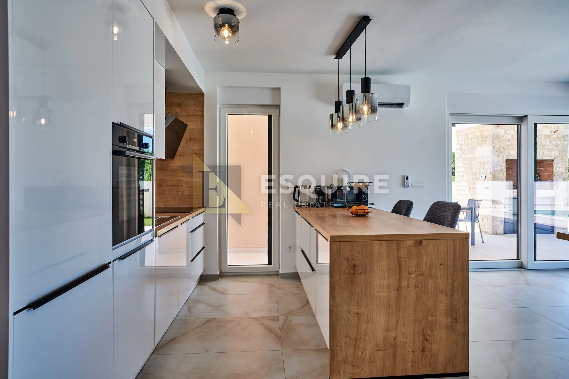 nin - žerava - moderna trosobna vila s bazenom - 188m2 - slika 47