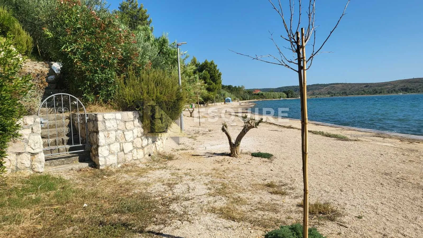 RTINA - EKSKLUZIVNO - Kuća 1. red do mora na zemljištu od 937m2! - Rtina, Ražanac