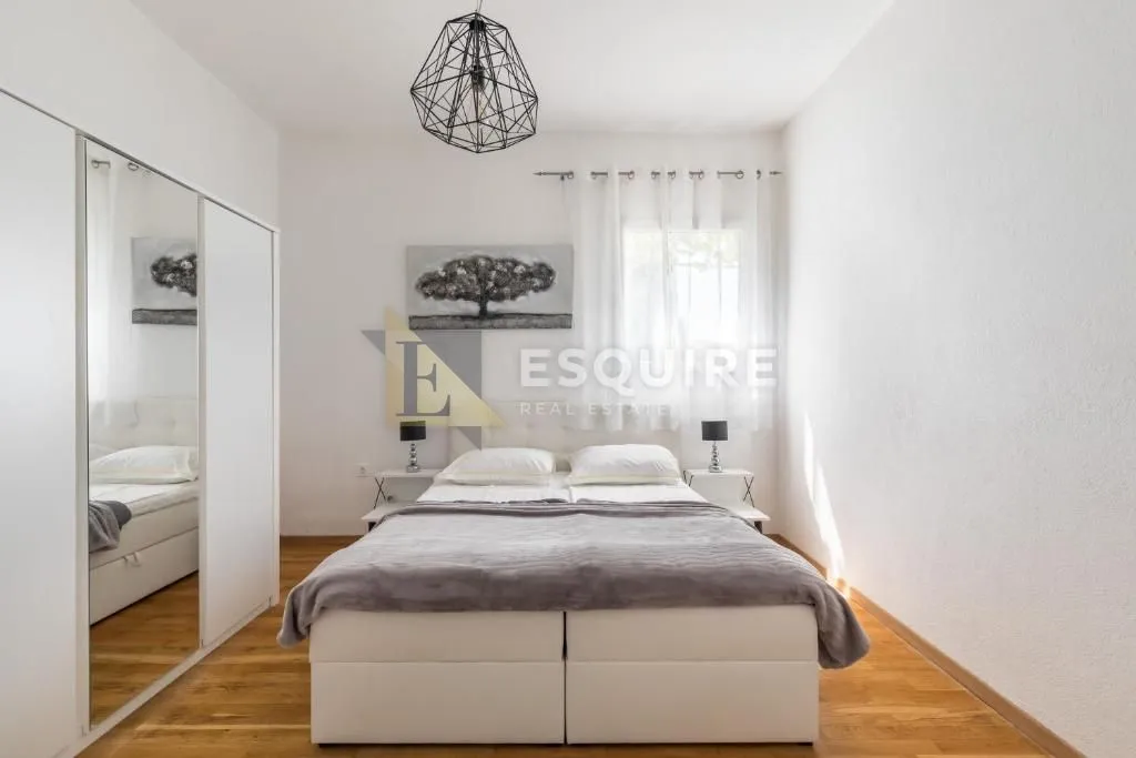 brač - sutivan - kuća sa dvije stambene jedinice i bazenom - 425m2 - slika 5