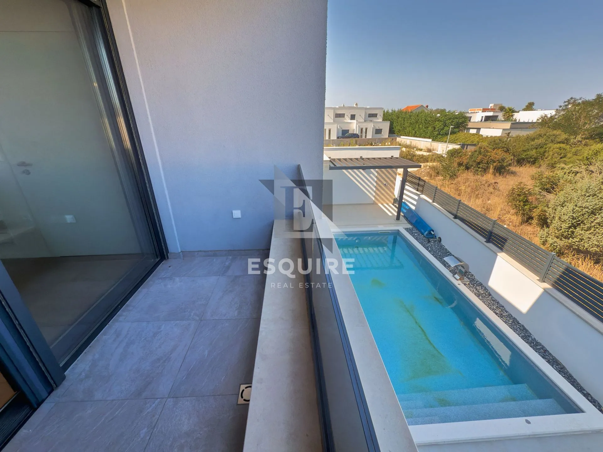 nin - zaton - moderna duplex vila s bazenom!! - slika 23