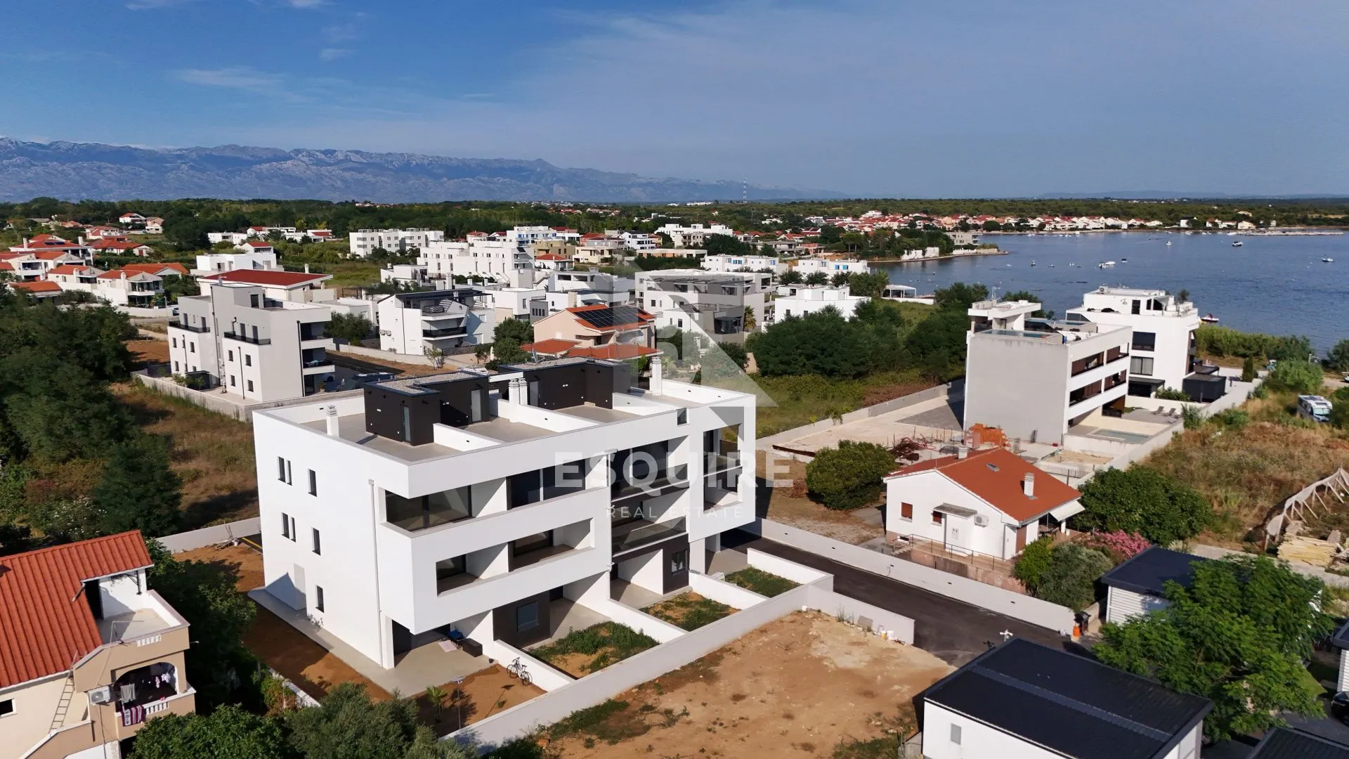 privlaka - trosoban stan s5 na 1. katu, useljivo - 106m2 - slika 1