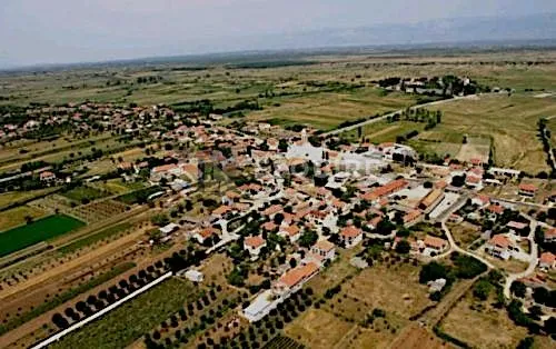 zemunik donji - građevinsko zemljište od 2.547 m² !! - slika 2