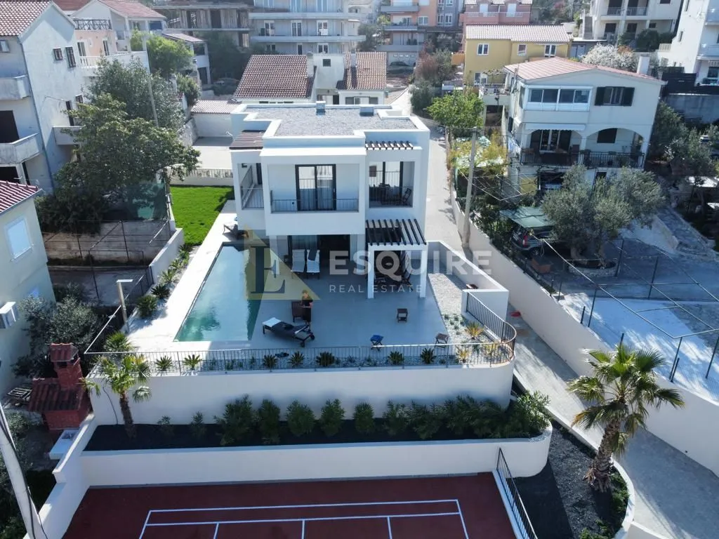 split luksuzna vila 2. red uz pješćanu plažu - slika 6
