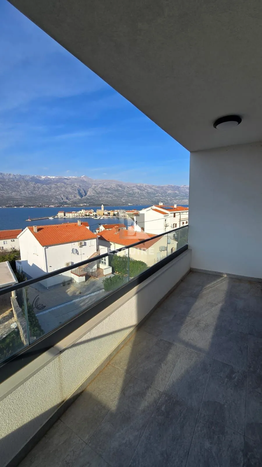 vinjerac - trosoban penthouse s krovnom terasom i panoramskim pogledom na more!! - slika 3