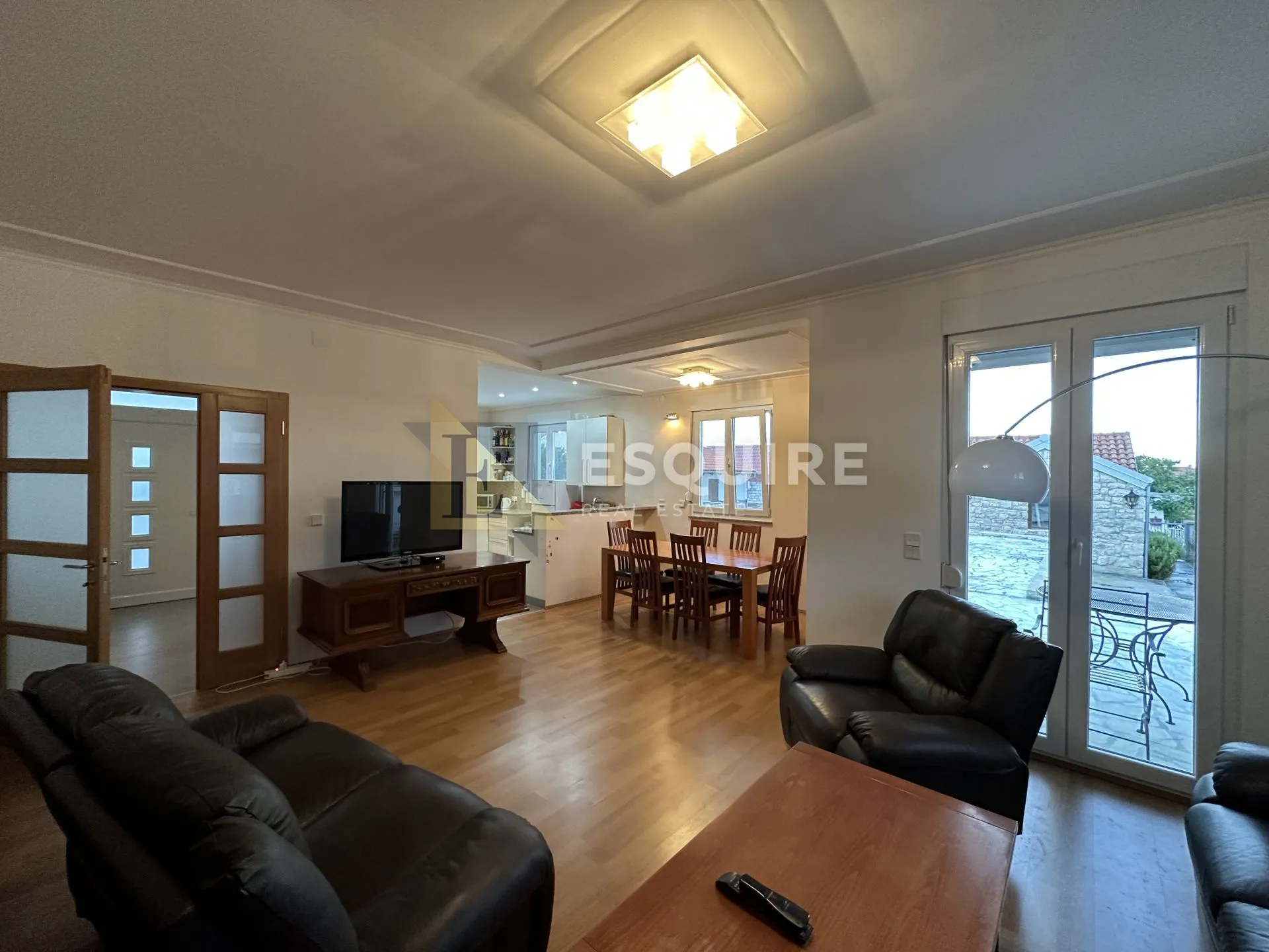 donja jagodnja - apartmanska kuća s bazenom - 540m2 - slika 11