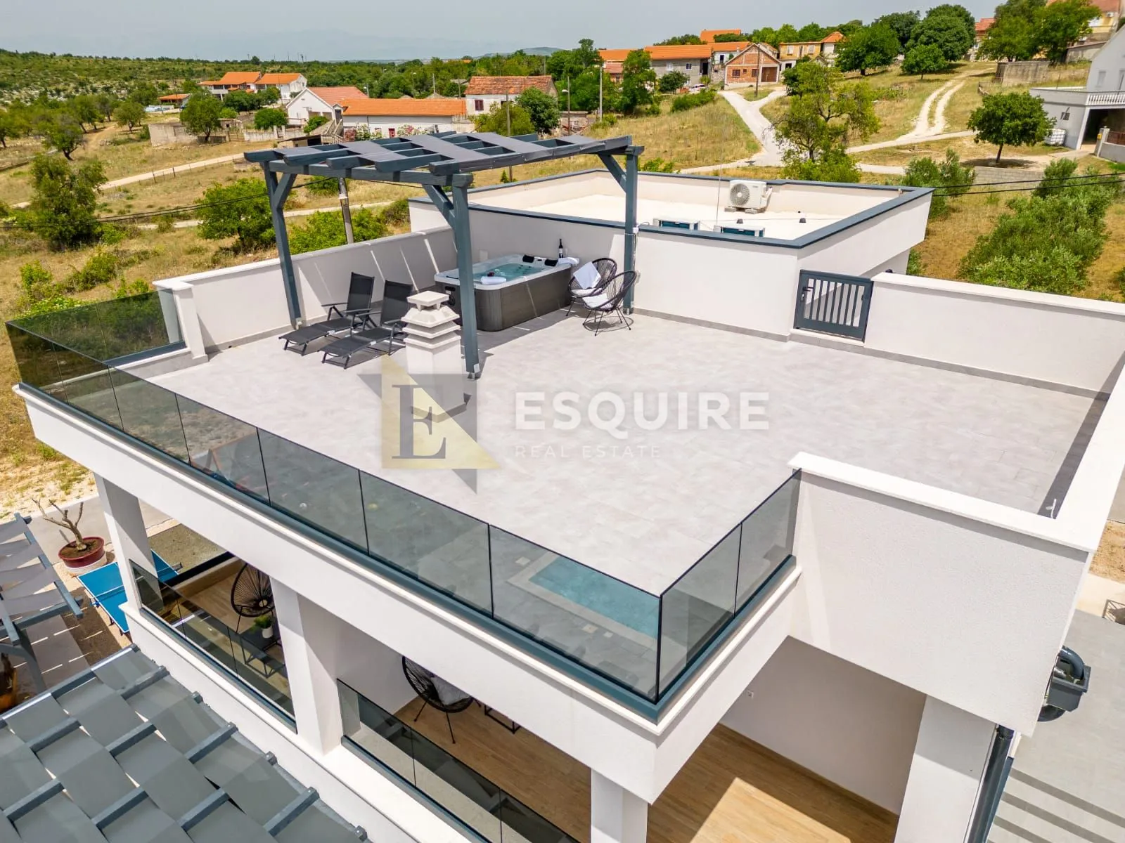 tinj - luksuzna villa s velikom okucnicom - slika 23