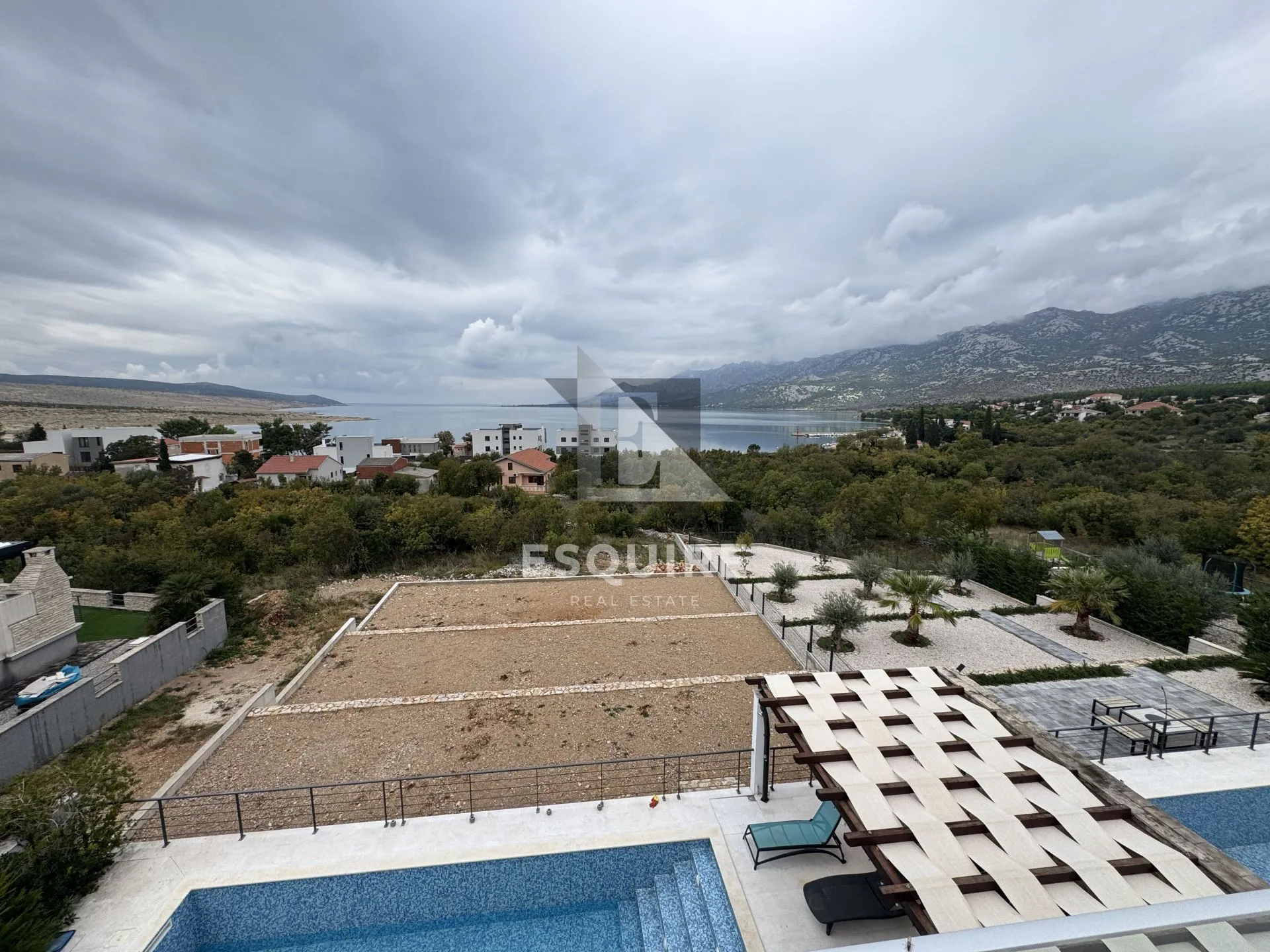 rovanjska - vila katnica s bazenom i velikim vrtom u blizini mora - 270m2 - slika 26
