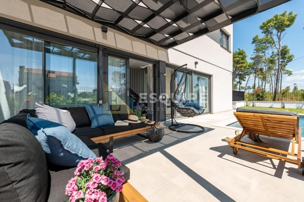 privlaka - duplex vila s bazenom 3. red od mora - 190m2 - slika 8