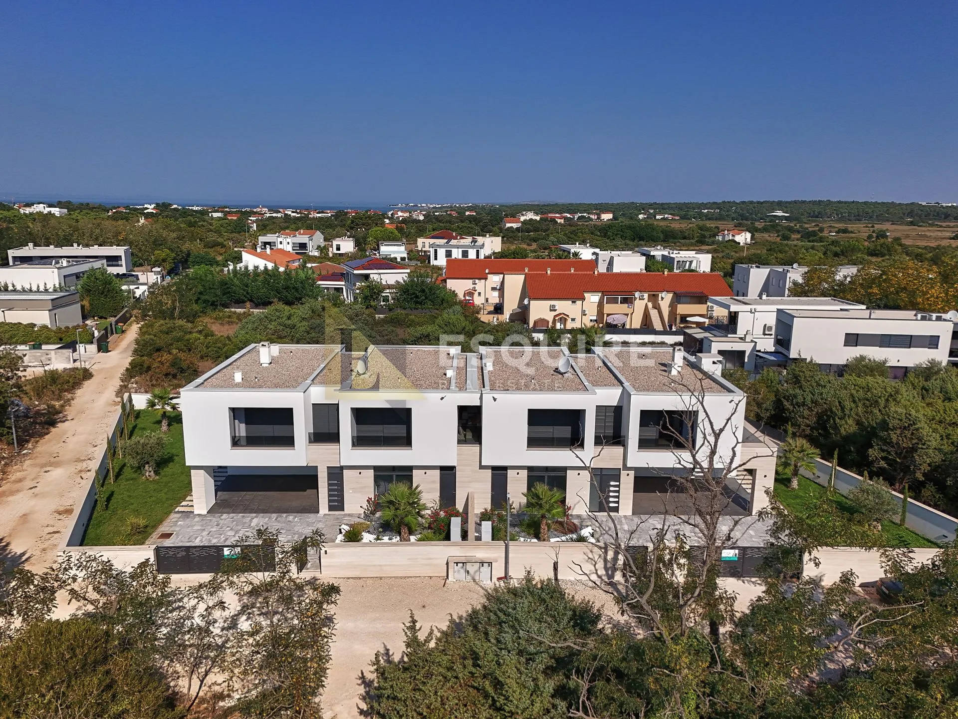 nin - zaton - moderna duplex vila s bazenom!! - slika 27