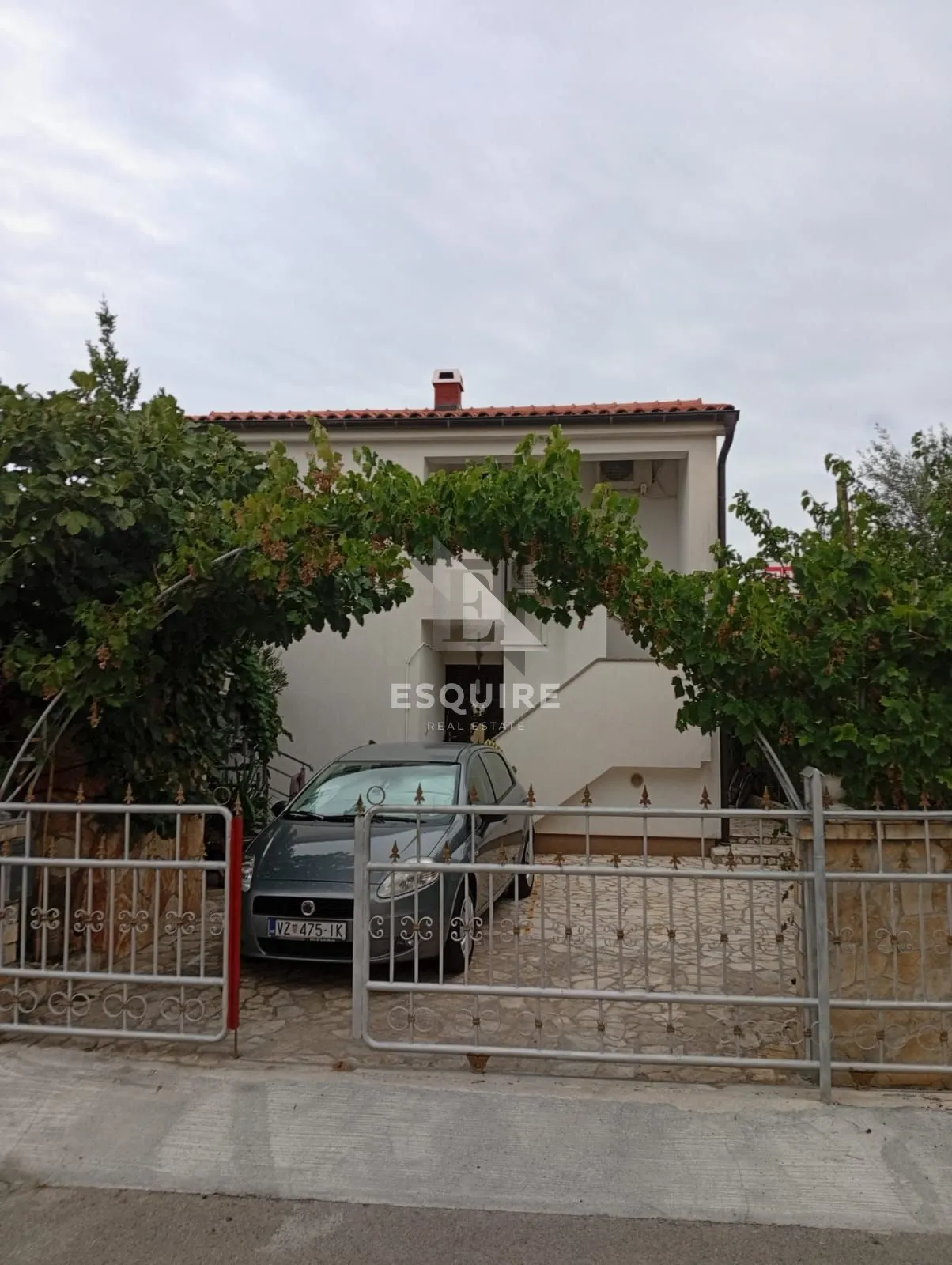 vrsi - samostojeća katnica sa dvije stambene jedinice - 250m2 - slika 3