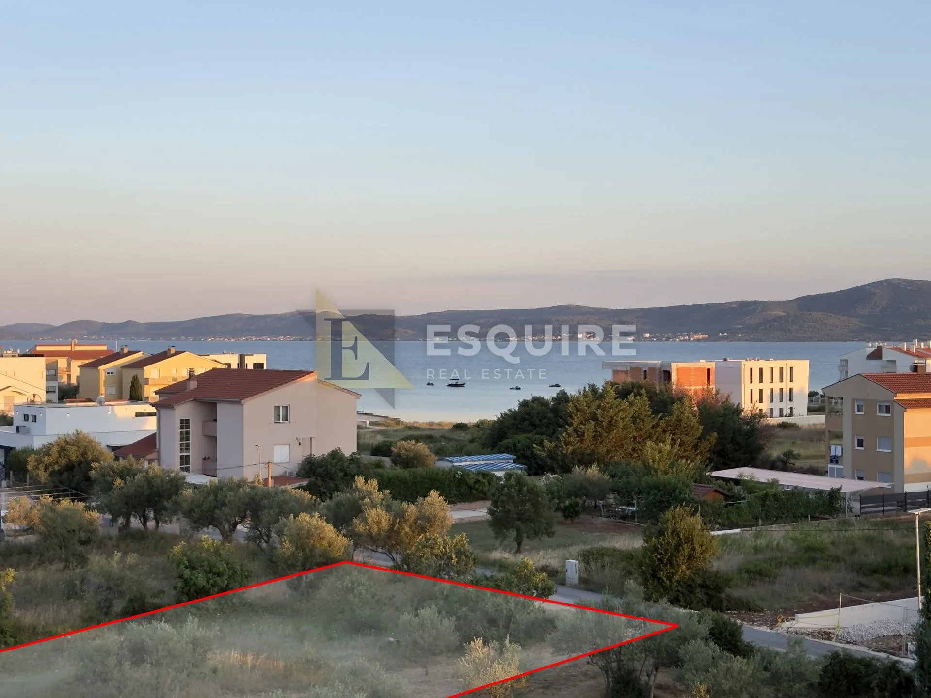 SUKOŠAN - Građevinsko zemljište 200m od mora - 1445m2
