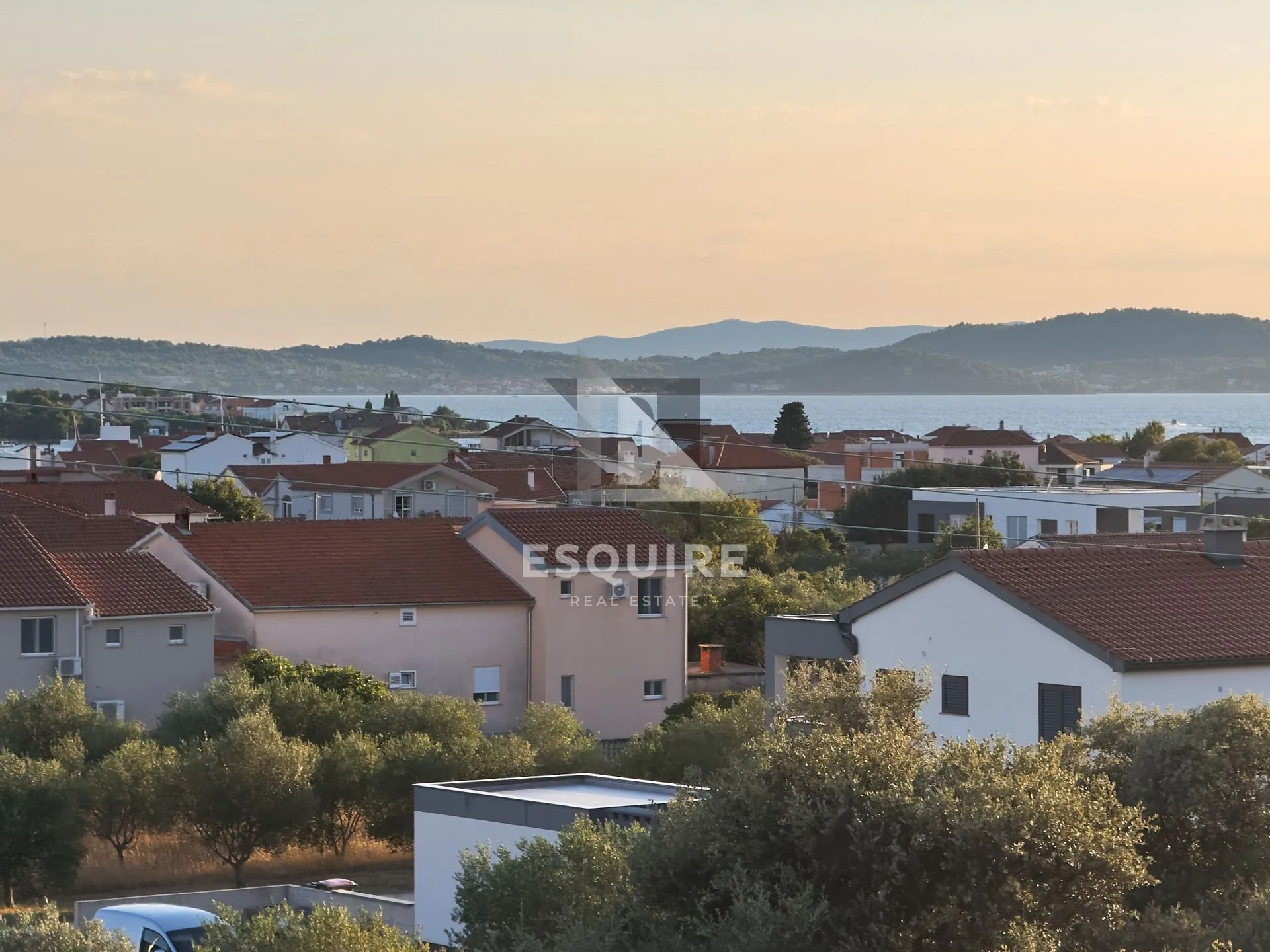 zadar - sukošan dvije stambene jedinice s uređenom krovnom terasom!! - slika 22