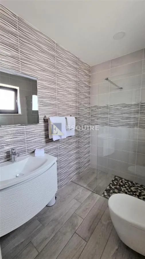 rovanjska - vila katnica s bazenom i velikim vrtom u blizini mora - 270m2 - slika 52