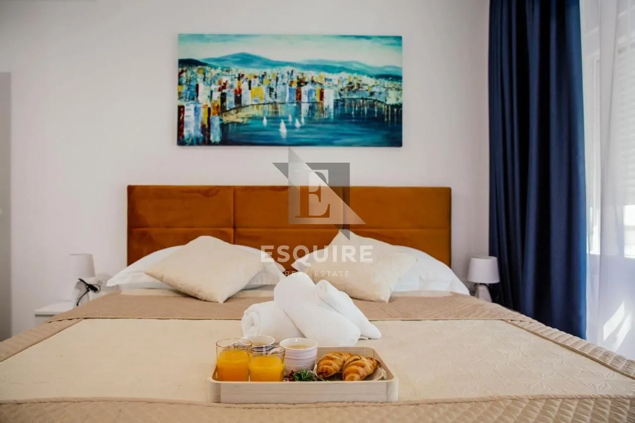 luksuzna vila s bazenom i dvorištem, okolica splita - slika 28