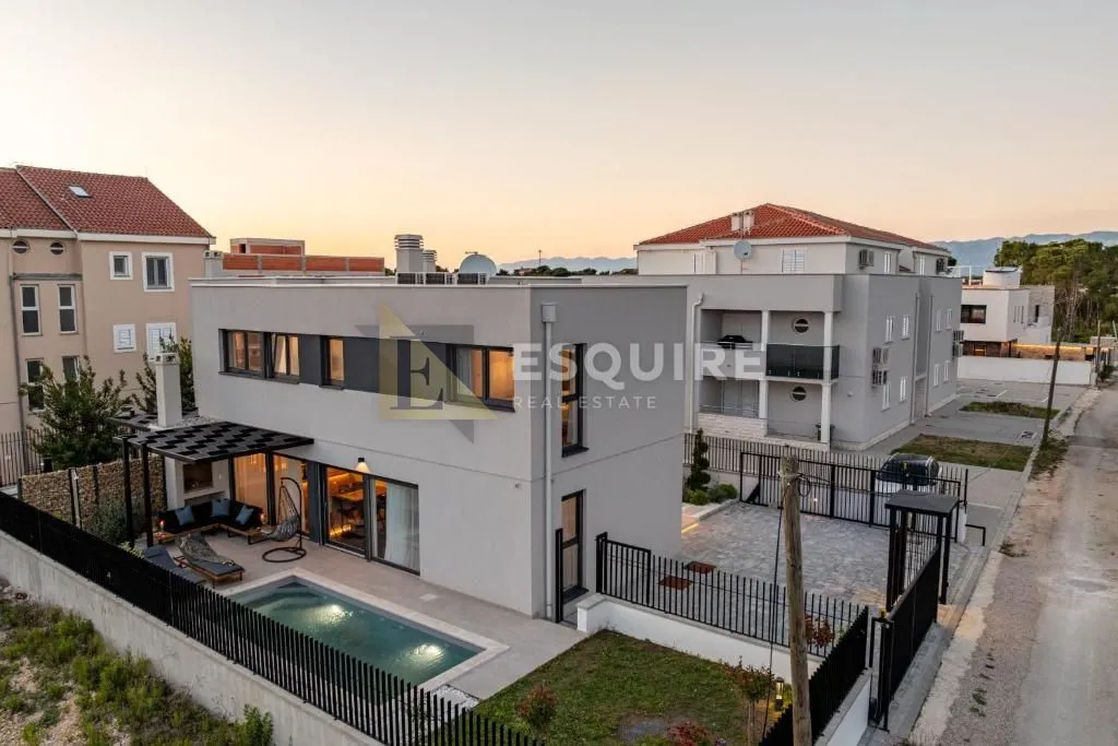 privlaka - duplex vila s bazenom 3. red od mora - 190m2 - slika 36