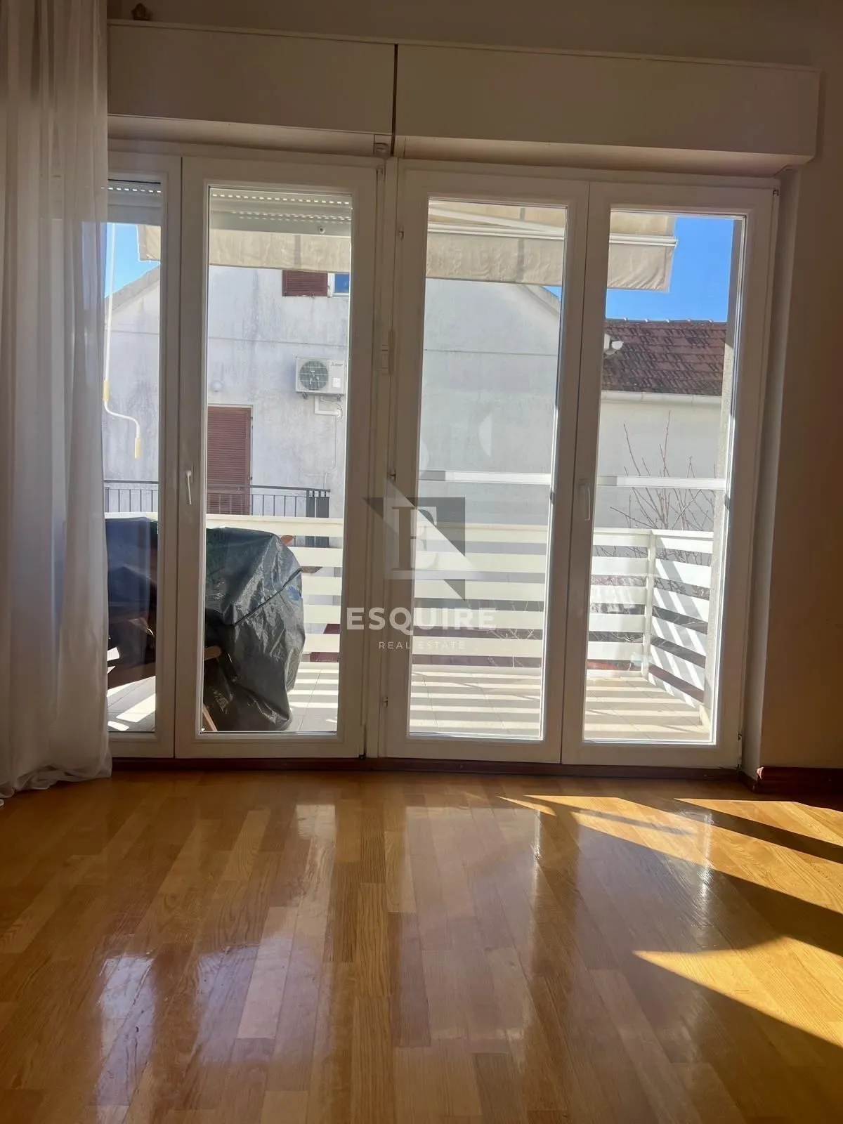 zadar - diklo - trosoban dvoetažni stan 100m od mora - 118m2 - slika 2