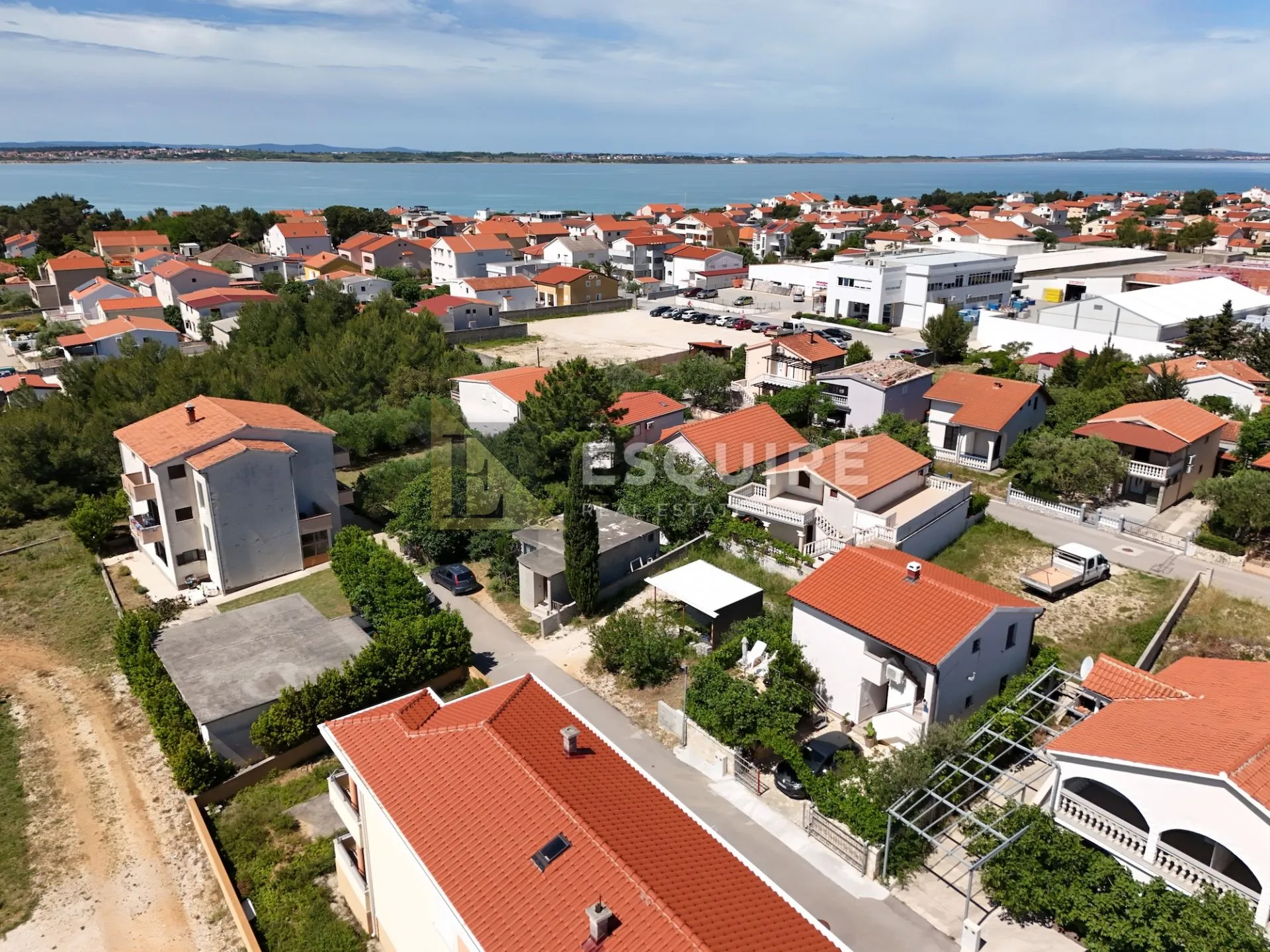 vrsi - samostojeća katnica sa dvije stambene jedinice - 250m2 - slika 40