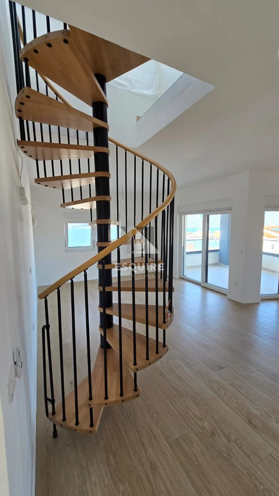 vinjerac - trosoban penthouse s krovnom terasom i panoramskim pogledom na more!! - slika 12