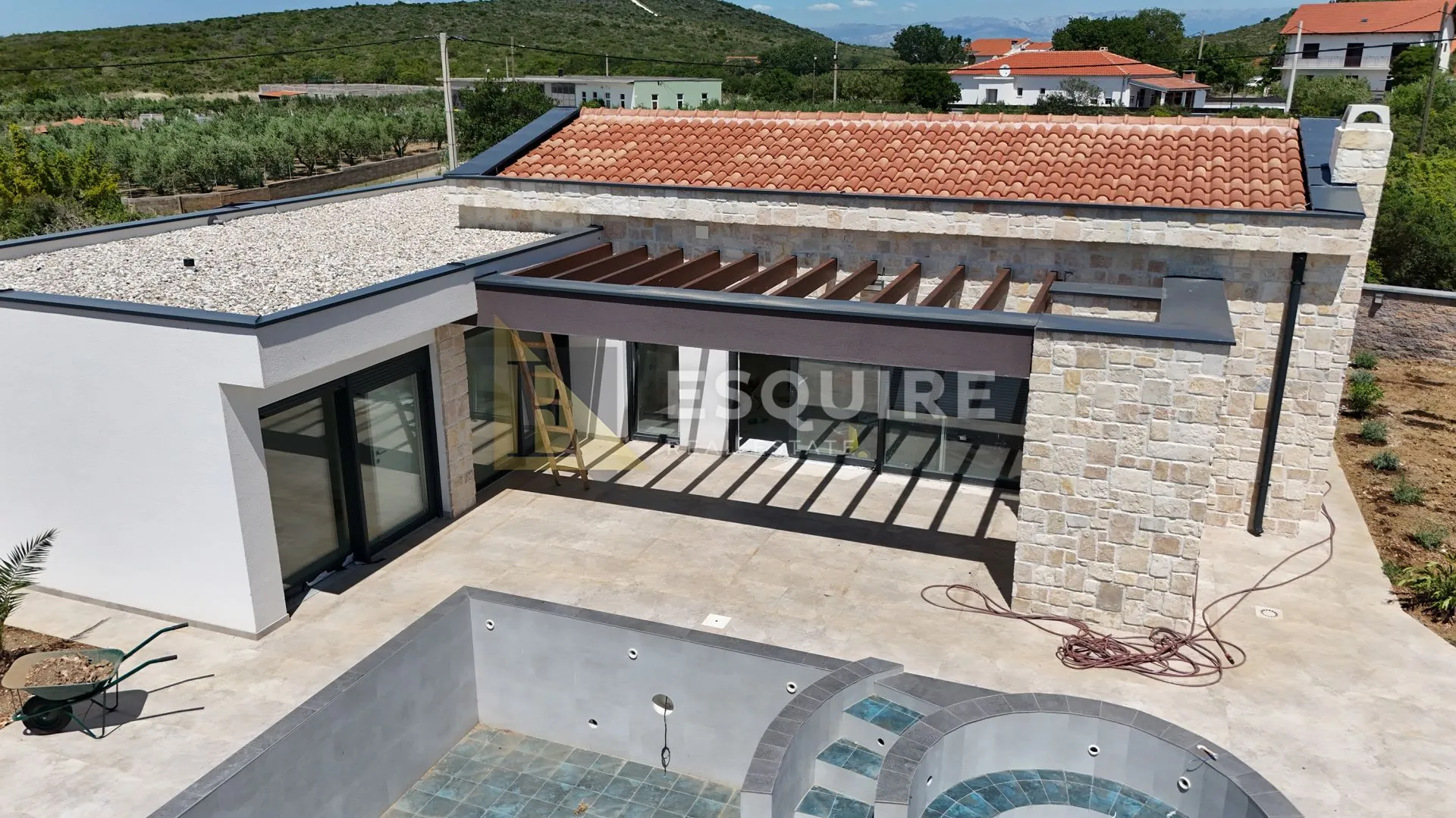 zadar - debeljak trosobna vila s bazenom - 145m2 - slika 7