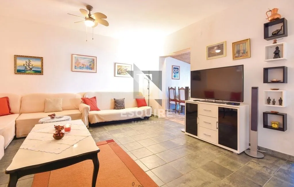 čiovo - slatine villa u prvom redu do mora - slika 13